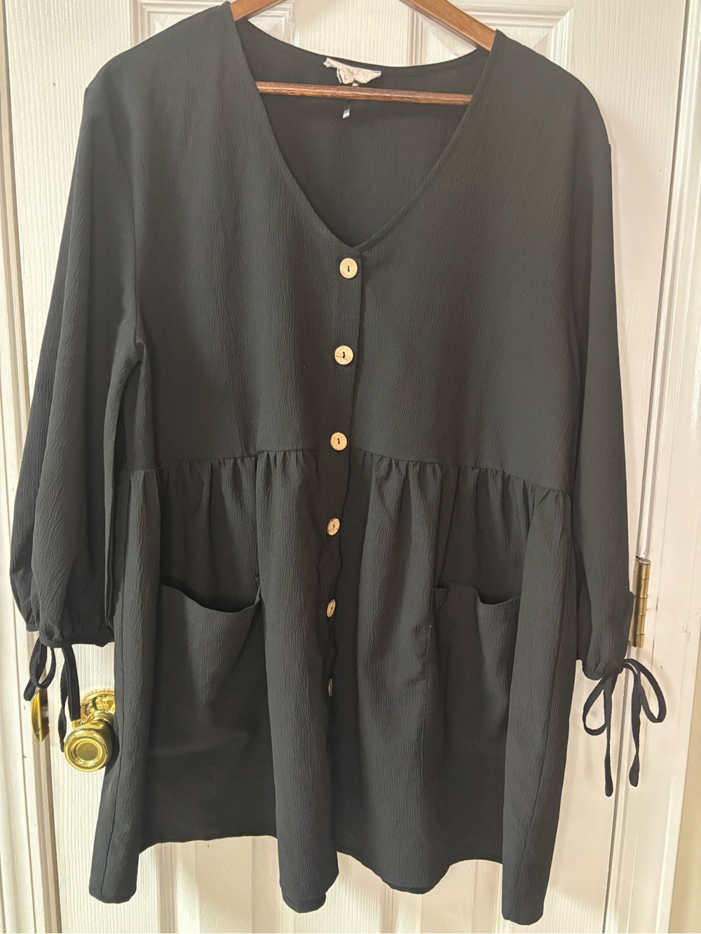 entro Black Button-Front Tunic Babydoll Dress with Pockets and Tie Sleeves